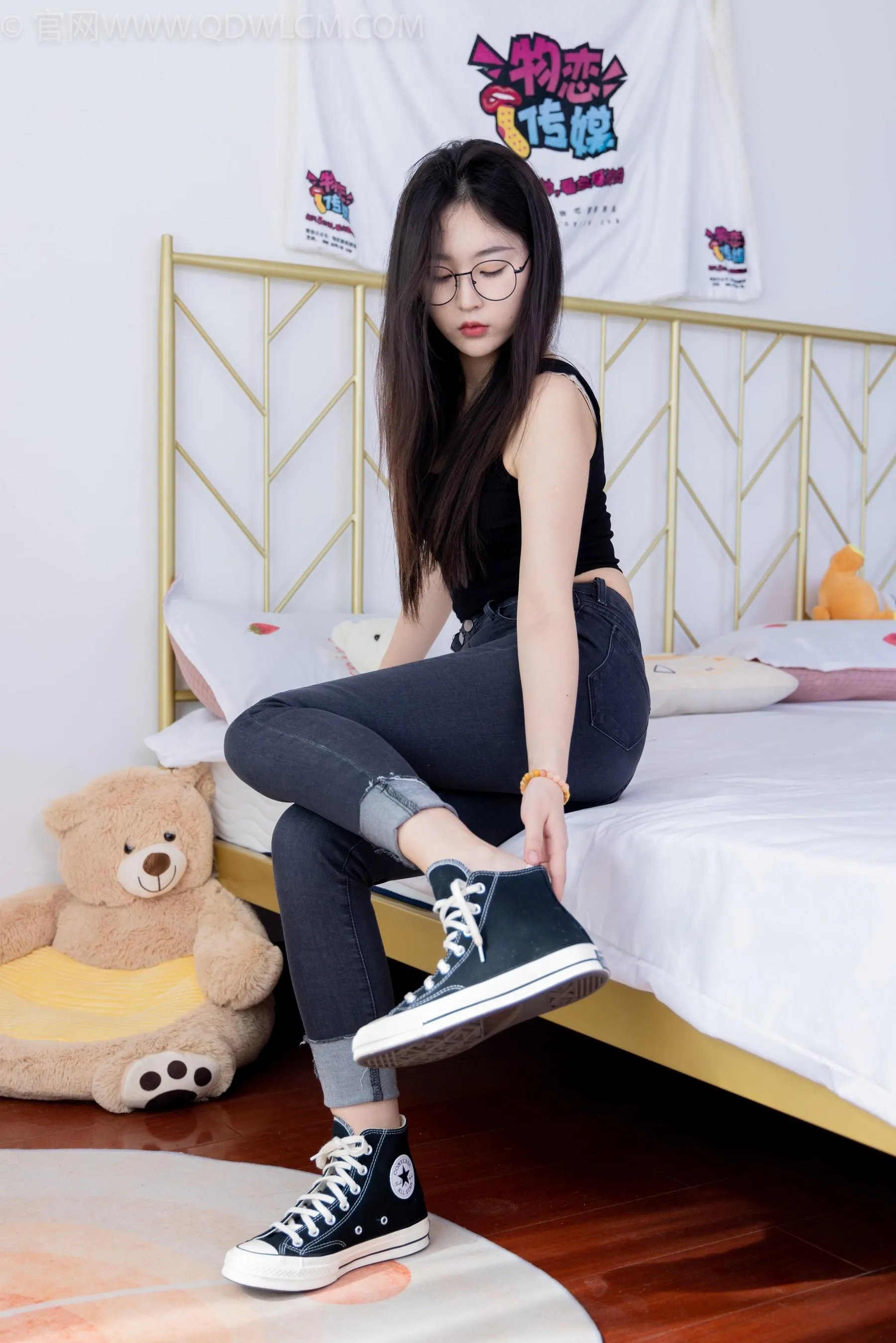 物恋传媒 NO.1497 美兔-春雨绵绵 [151P]插图1
